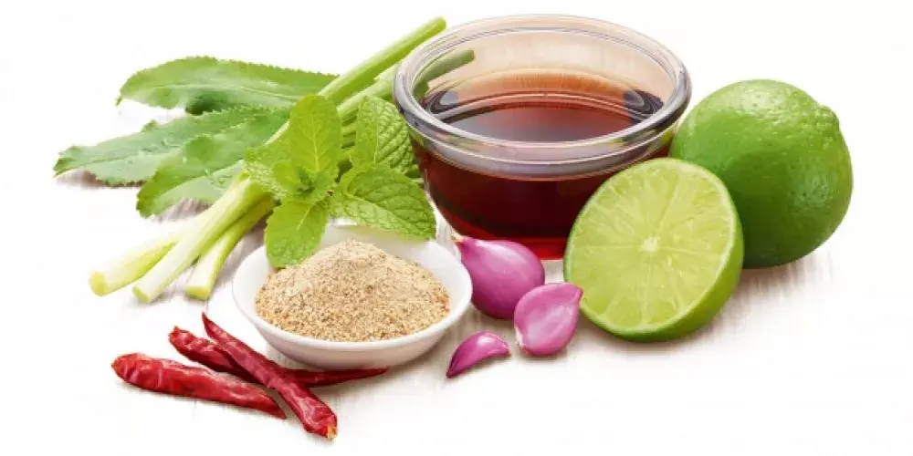 علاج التهاب الرئة بالعسل والأعشاب 