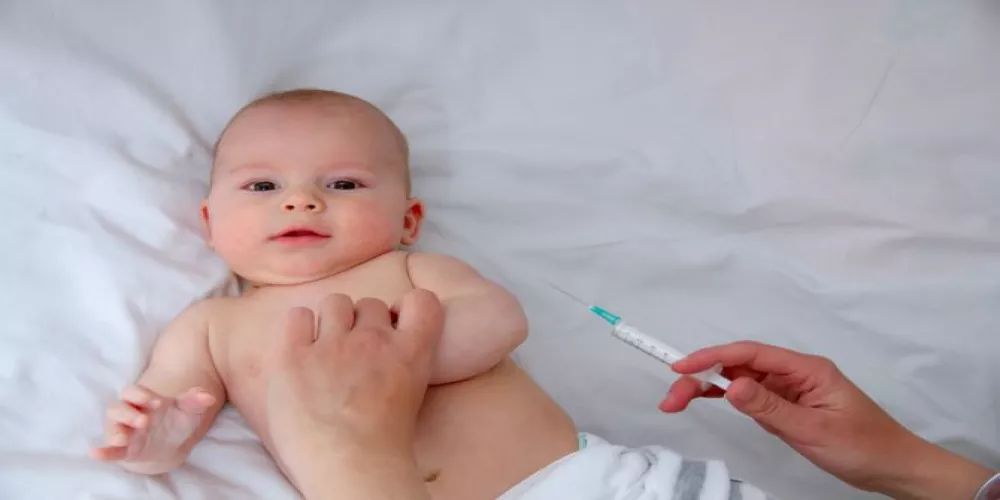 دليلك إلى التطعيمات الاساسية للاطفال في السنة الأولى