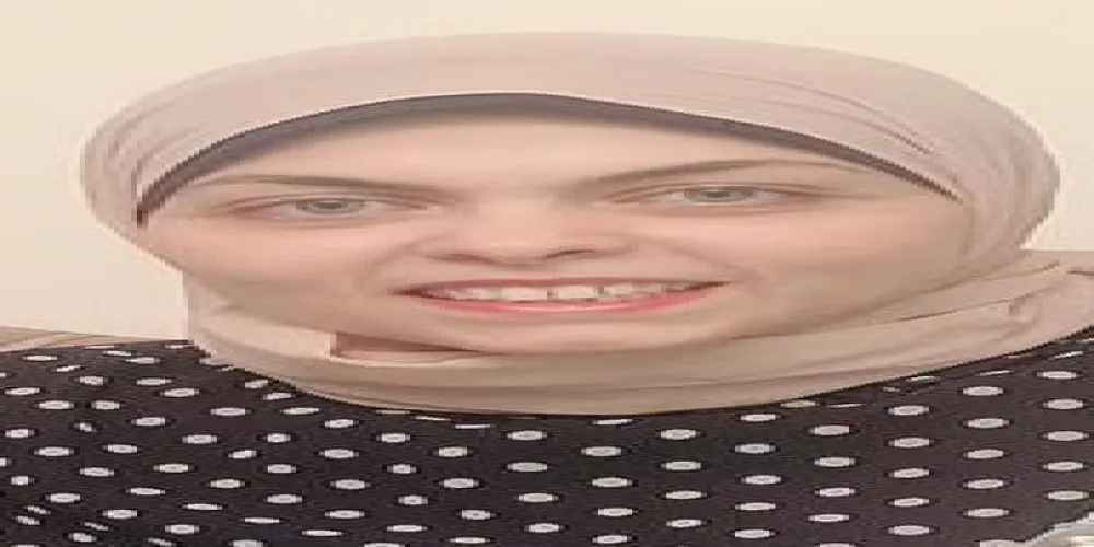 الصيدلانية هبة محمد عبد الحليم
