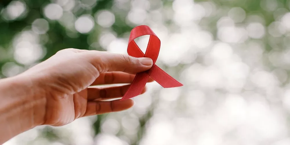 فيروس نقص المناعة البشري hiv يهاجم الخلايا