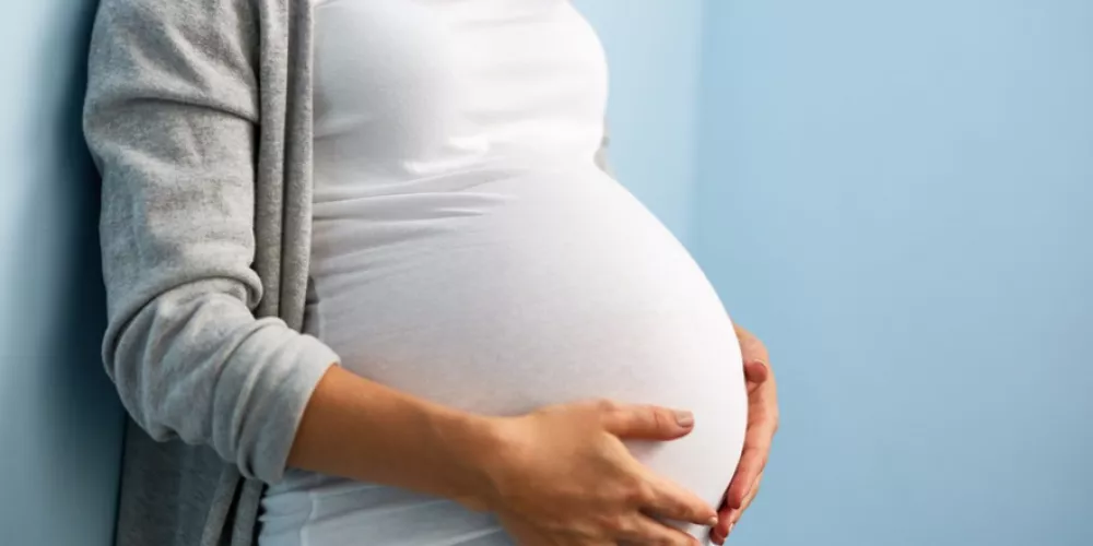 ما هي اسباب تحجر البطن في الشهر التاسع من الحمل؟ | الطبي