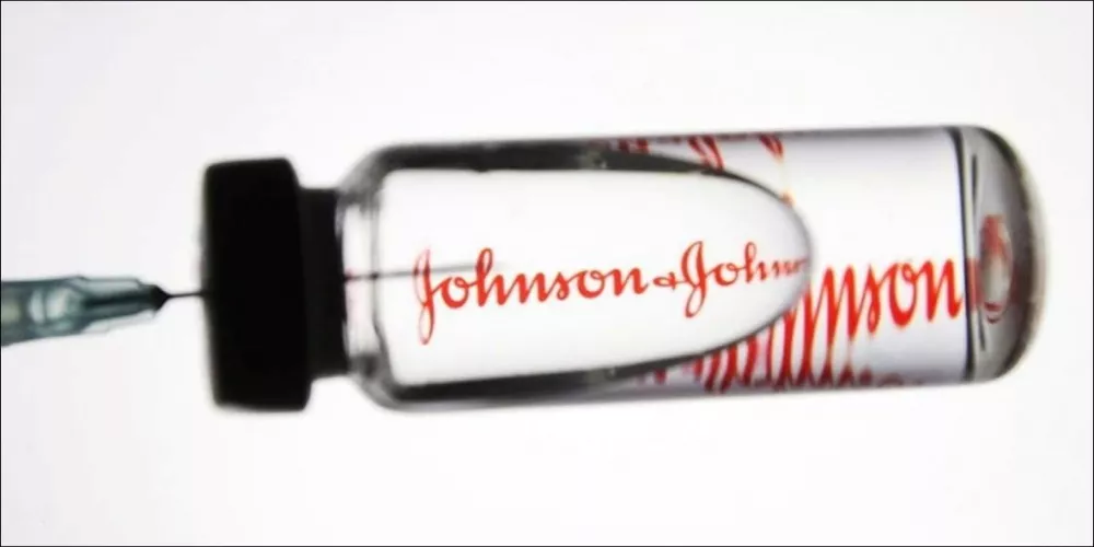 شركة جونسون آند جونسون تتخلص من احد دفعات اللقاح بسبب مشاكل في الانتاج