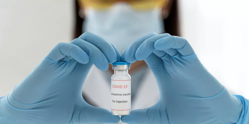 السعودية تحذر من زيادة إصابات كورونا والتطعيم يرتفع في الاردن والجزائر
