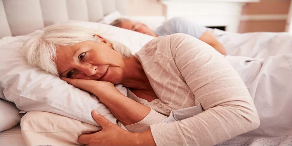 قلة النوم في منتصف العمر قد تزيد مخاطر الإصابة بالخرف
