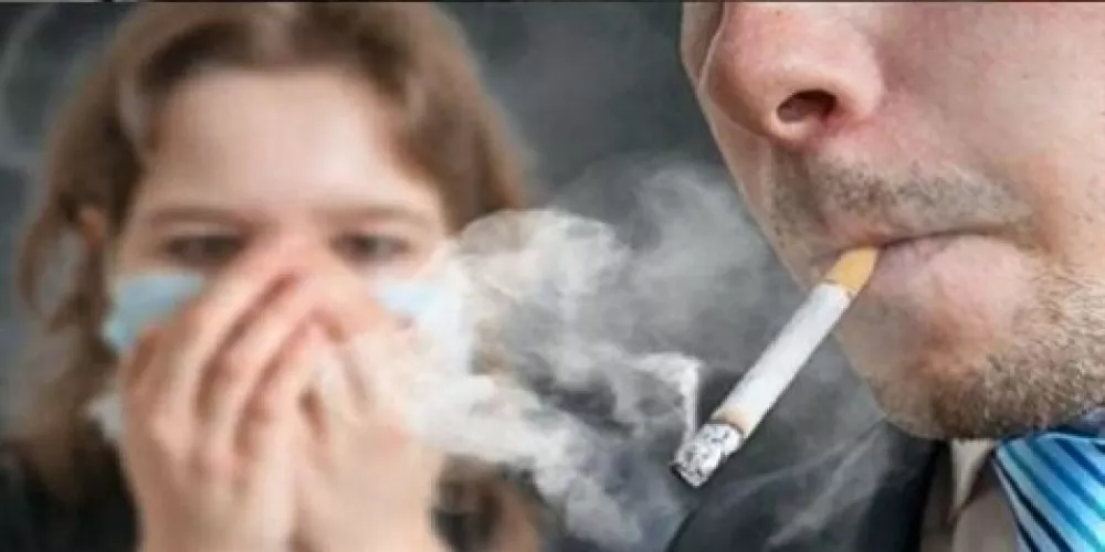 احذر التدخين امام اطفالك لحمايتهم من التهاب المفاصل 