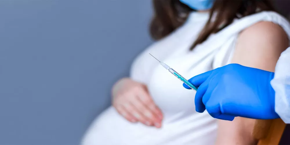 هل تطعيم الحوامل ضد فيروس كورونا يحمي الرضع؟