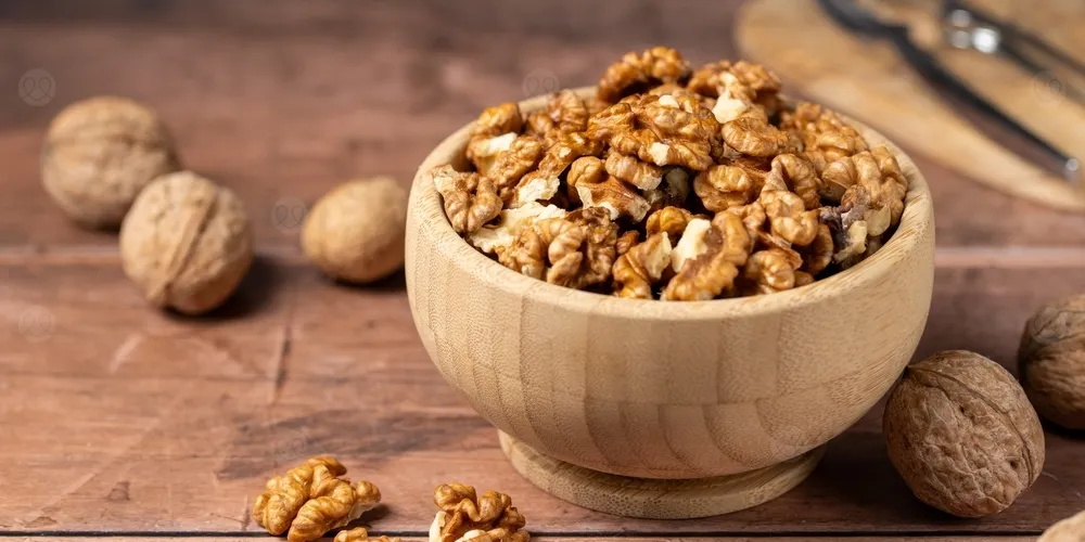 فوائد زيت الجوز وأضراره