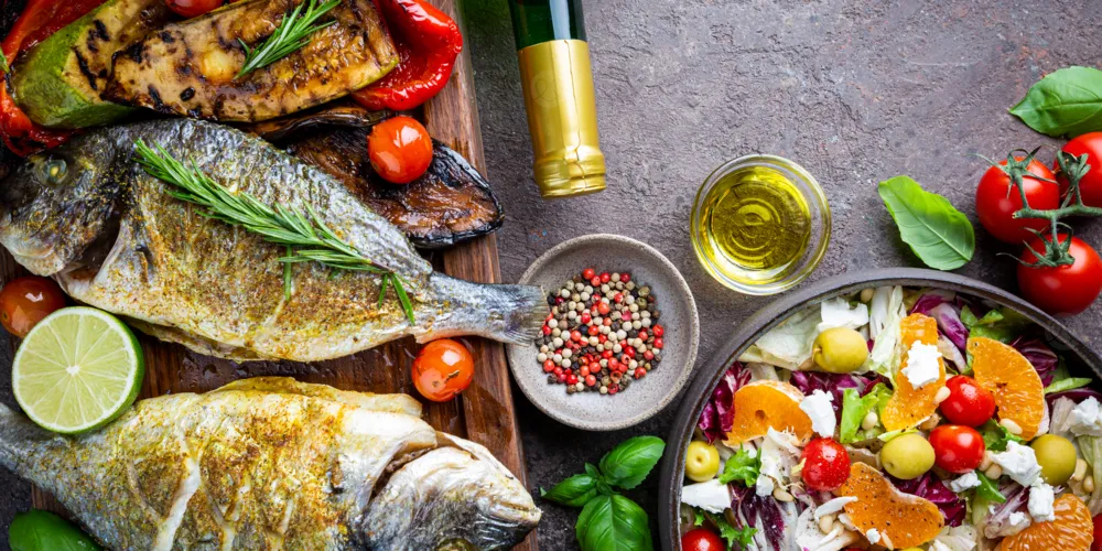الحمية المتوسطية والرياضة وتقليل السعرات... ثلاثية تحميك من السكري