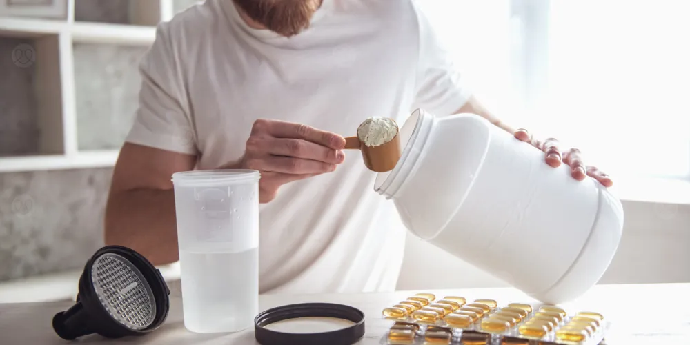 أضرار المكملات للرجال: كيف تؤثر على الكلى والهرمونات؟