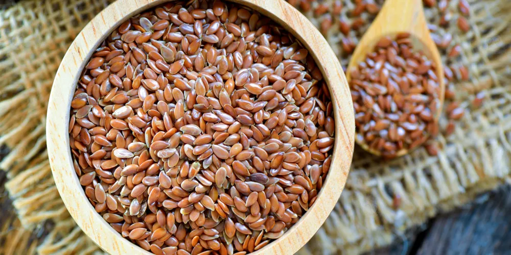 فوائد بذور الكتان للنساء: نتائج ومعلومات ستفاجئك!