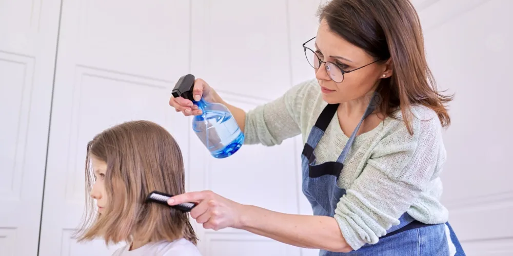 دواء القمل للأطفال والكبار: الأنواع، طريقة الاستخدام، والأضرار المحتملة