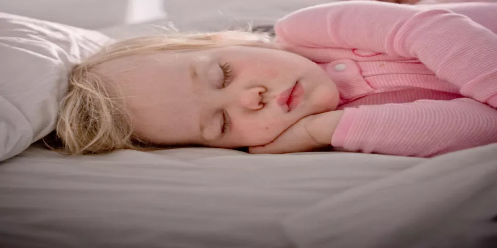 قلة النوم تؤثر على صحة الاطفال