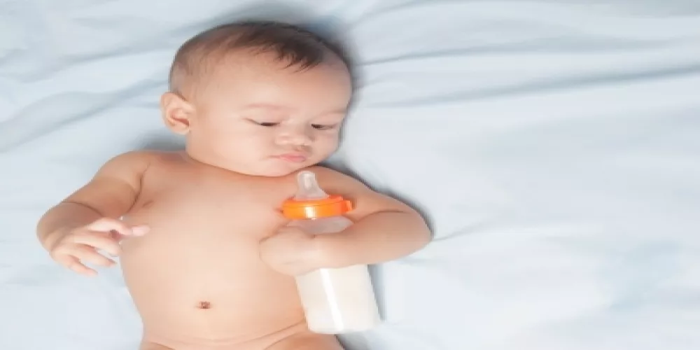 هل طفلي لديه حساسية لللاكتوز الموجود في الحليب؟  