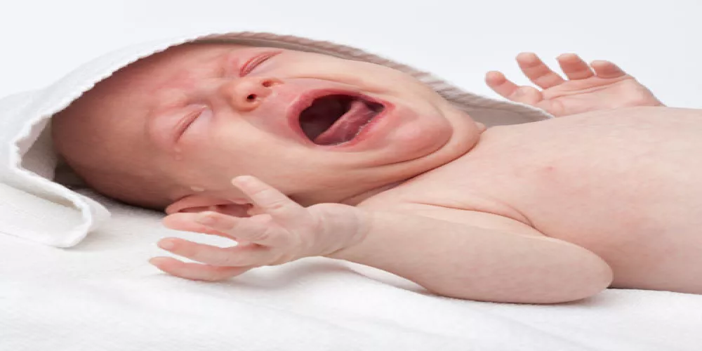 بكاء الطفل قد يرتبط بمشاكل سلوكية