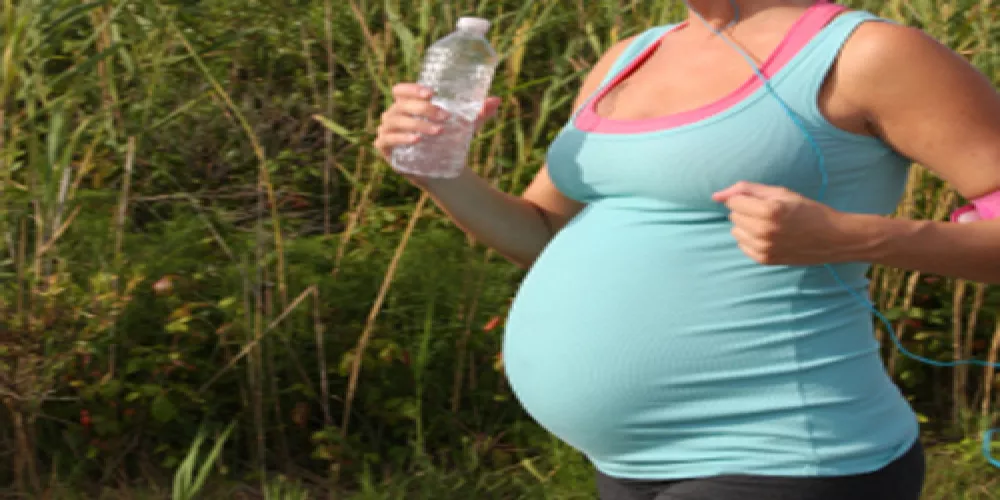 حفاظ الحامل على درجة حرارتها مهم لحماية طفلها