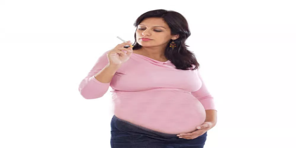 التدخين خلال الحمل قد يتلف الاوعية الدموية للطفل 