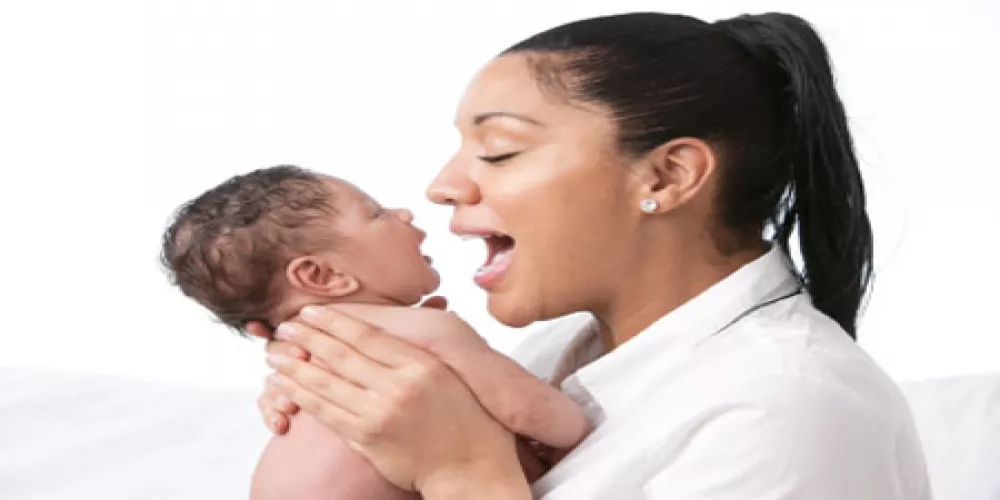 الأطفال الرضع يفهمون نبرة صوت الأم و ليست كلماتها