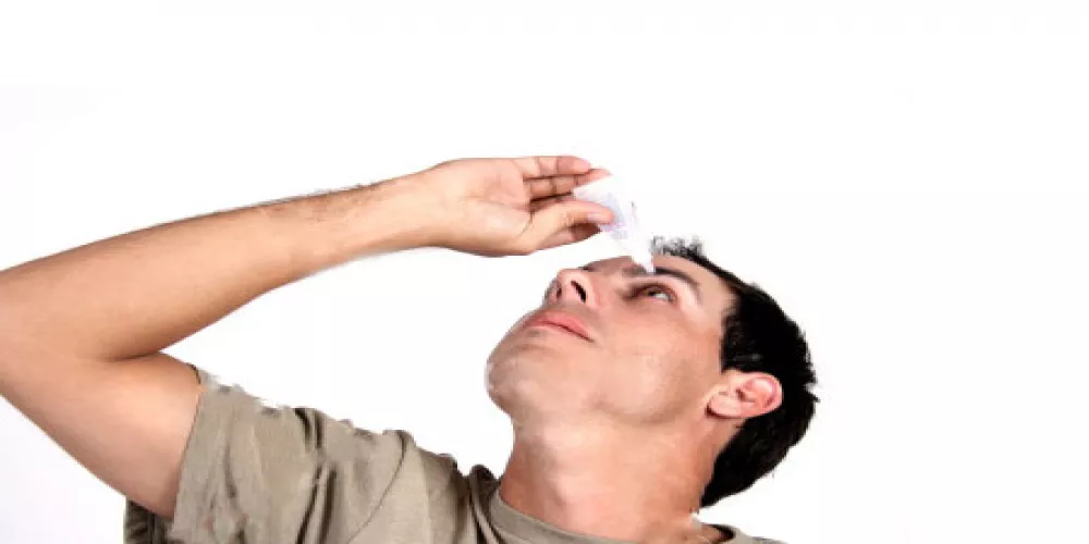 6 علاجات فعالة لجفاف العيون 