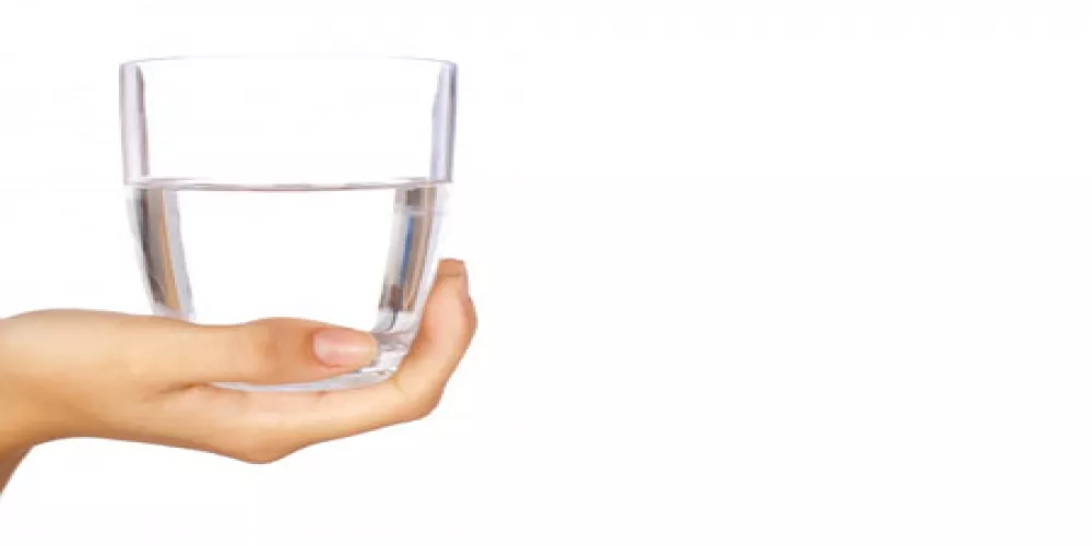 شرب الماء اثناء تقديم الاختبارات يحسن من الاداء 