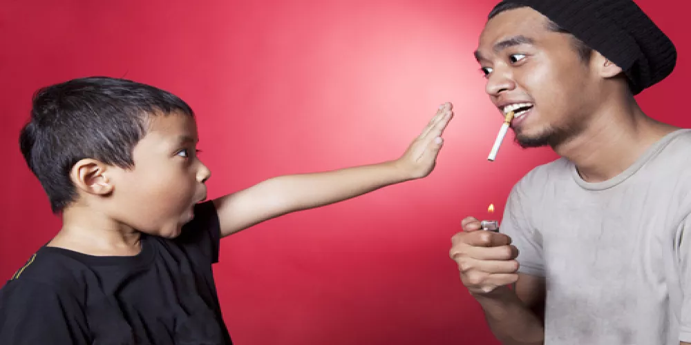 التدخين السلبي يزيد من العدوى لدى الأطفال