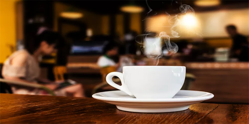 هل تسبب القهوة زيادة في أعراض سن اليأس؟