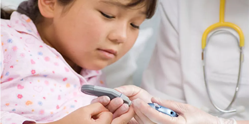 الطفل المصاب بالسكري.. كيف يتعايش مع المرض؟