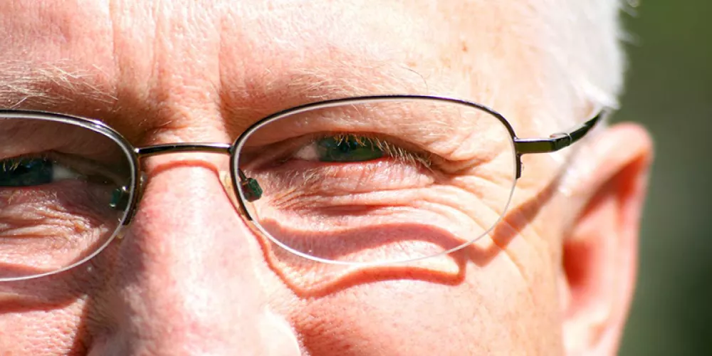 تناول تلك الأطعمة لتحمي نفسك من ضعف النظر عند كبر السن