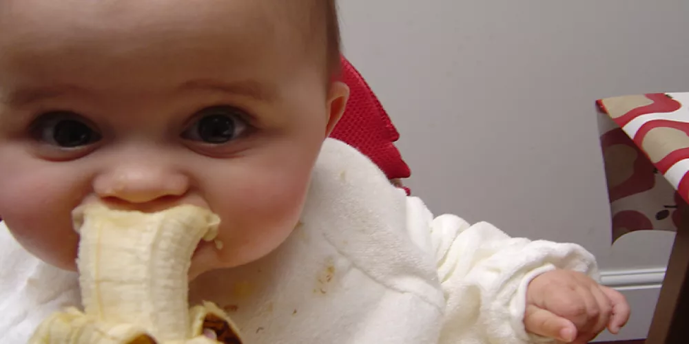 اكتشفي الوقت المناسب لفطام طفلك.. وكيف يتم؟