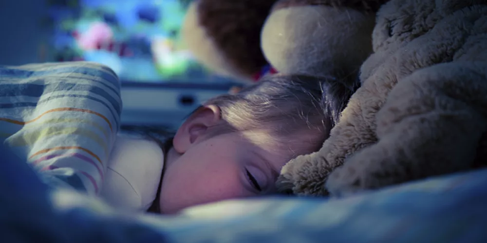 كيف تشجعين طفلك على الالتزام بموعد النوم باكراً؟