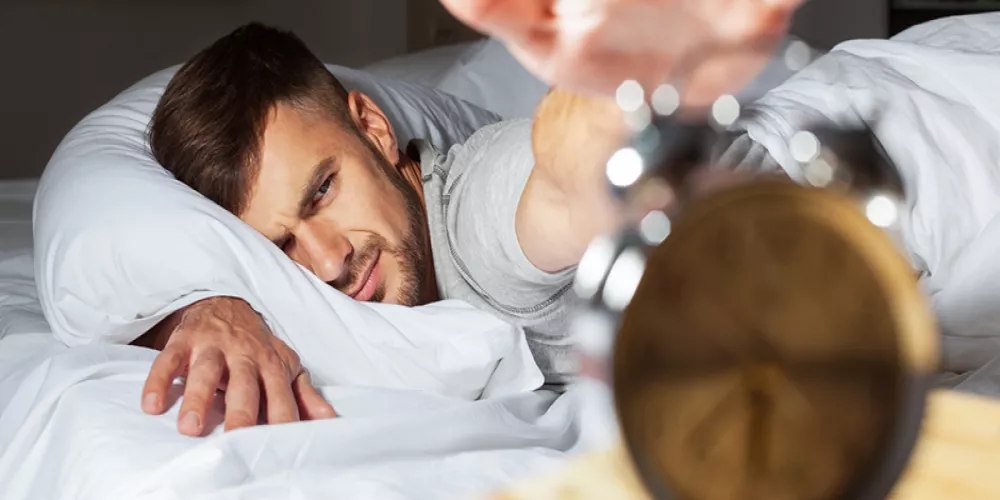 هل تؤدي قلة النوم إلى الإفراط في تناول الطعام؟