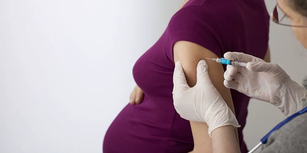 تطعيم المرأة الحامل يحمي المولود من الانفلونزا