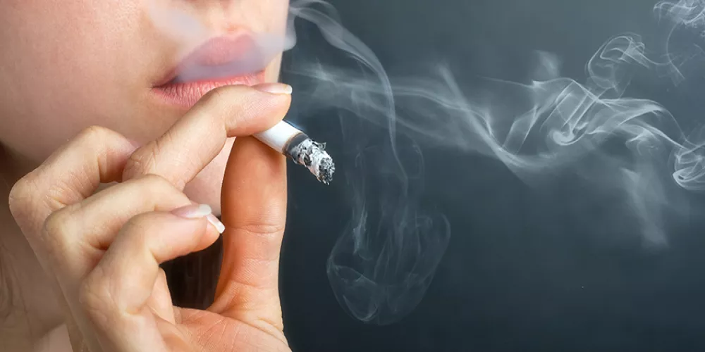 التدخين مرتبط بارتفاع مستوى الهرمونات الجنسية بعد انقطاع الطمث 