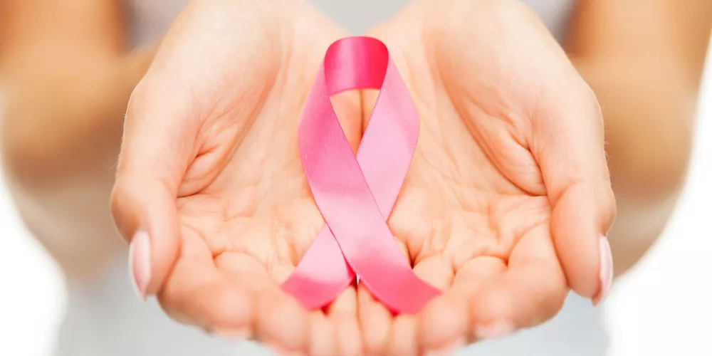 5 اعراض منذرة لسرطان الثدي عند الفتيات