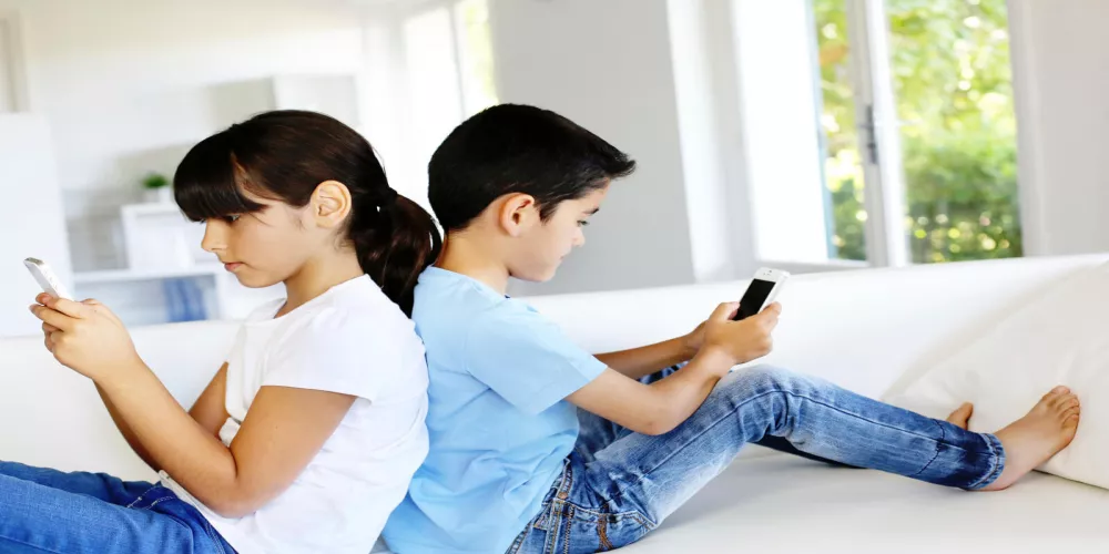 هل تحفز الهواتف الذكية أعراض اضطراب نقص الانتباه وفرط النشاط عند المراهقين؟