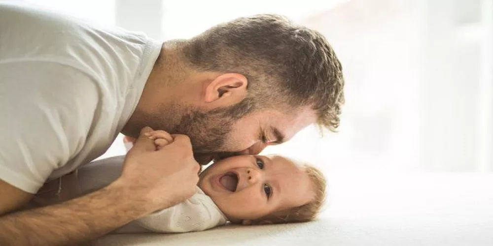 تأثير عمر الأب على صحة الطفل حديث الولادة