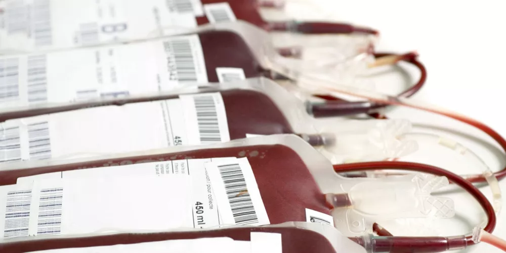 المرأة الإماراتية تتبرع بـ 2000 وحدة دم