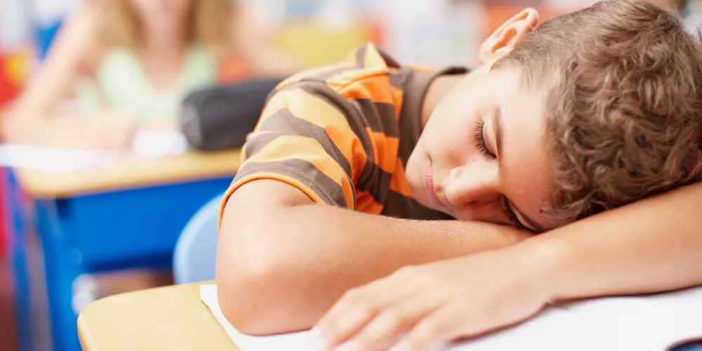 أضرار قلة النوم على الأطفال والمراهقين