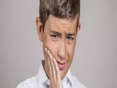 ماذا يفعل الاباء عند وقوع سن طفلهم الدائم