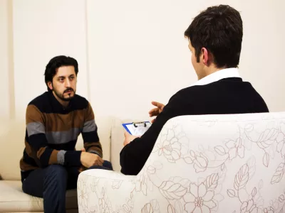 الاسراع في مراجعة المعالج النفسي