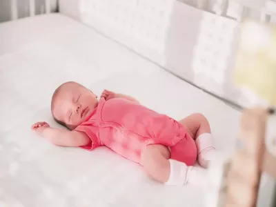 سبب متلازمة موت الرضع المفاجئ