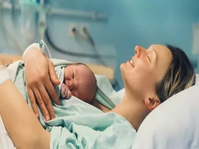 الولادة القيصرية، ما هي الأسباب، وهل لها مضاعفات؟ | الطبي