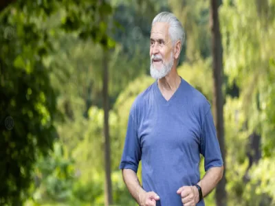 دراسة تكشف أن خطواتك اليومية قد تؤخر أعراض الزهايمر لسنوات 