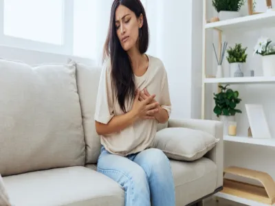 أعراض تشنج عضلات الثدي الأيسر