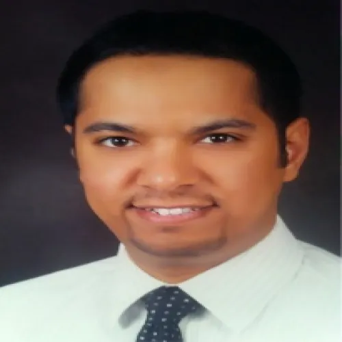 الدكتور عبدالله العثمان اخصائي في باطنية