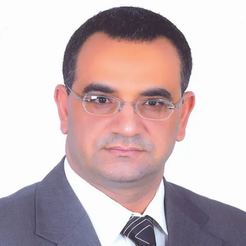 الدكتور طارق عبد الحميد ابو العز اخصائي في تجميلية