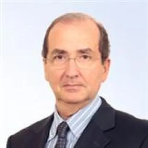 الدكتور السيندرو سالوستري اخصائي في القلب والاوعية الدموية