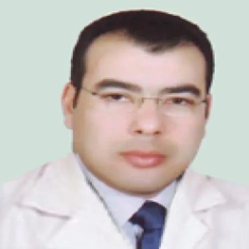 د. خالد احمد عبد الغفور اخصائي في طب عيون