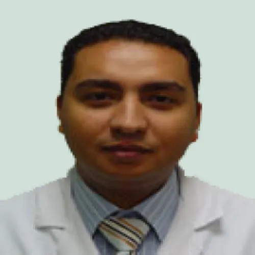 د. عمرو محمد فريد ناصر اخصائي في طب عيون