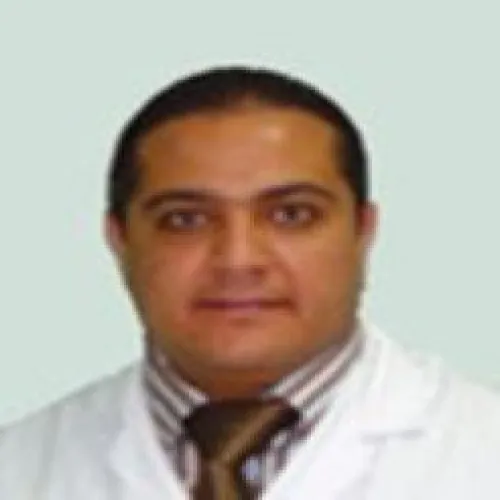د. محمد عبد اللطيف اخصائي في طب عيون