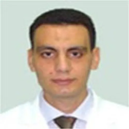 د. مصطفي ابو عفر اخصائي في طب عيون
